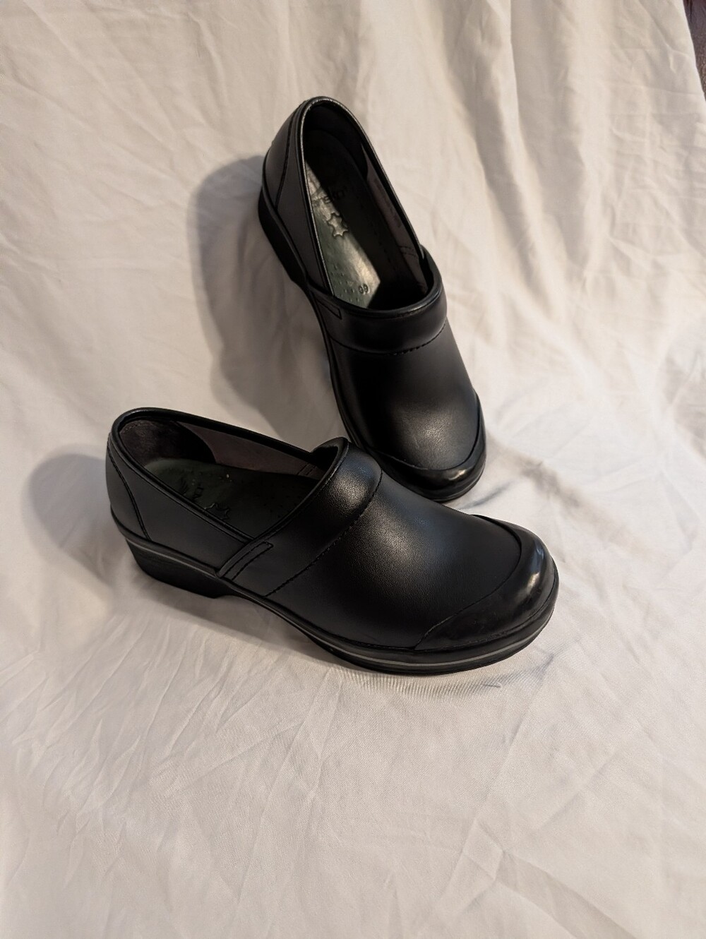 DANSKO Black Leather Clogs, Women's 39 or 8.5-9, Professional Work Shoes